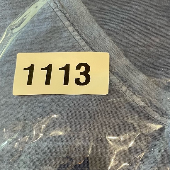 Tommy Bahama Men’s TShirt Size Large Blue Short Sleeve VNeck Raw Edge Details - Picture 6 of 6